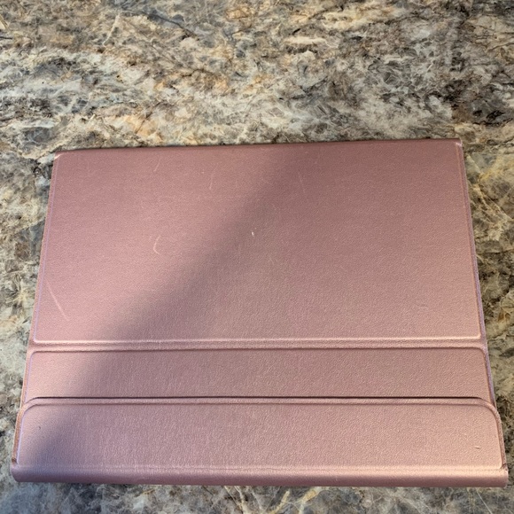 Rose Gold iPad Case With Keyboard - Picture 2 of 3